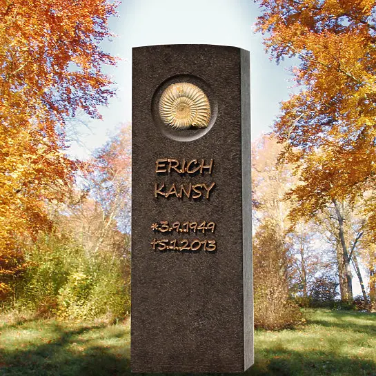 Memoria Vita – Ammonit Gedenkstein für ein Einzelgrab - Granit