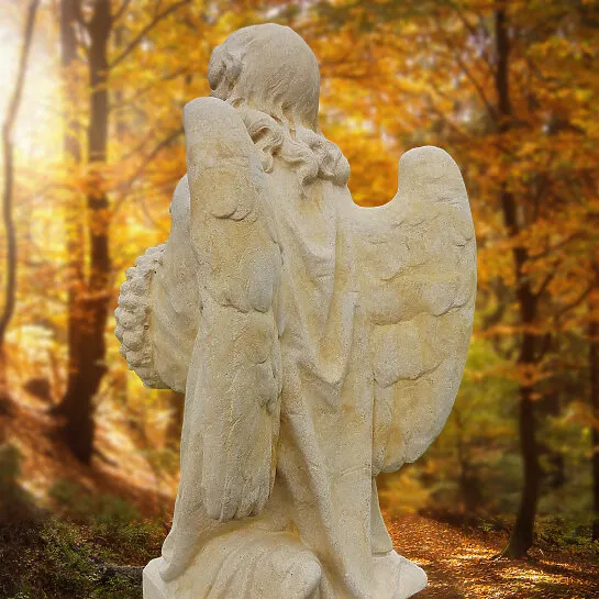 Antiker Engelgrabstein aus Sandstein für eine Einzelgrabstätte - Kalina (Detailansicht) 