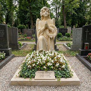 Kalina Antiker Engelgrabstein für ein Urnengrab aus Sandstein