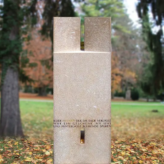 Tedesco – Besonderer Grabstein Einzelgrab mit Inschrift