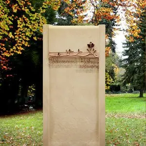 Lanet Bildhauer Familiengrabmal aus Sandstein mit Bronze Rose