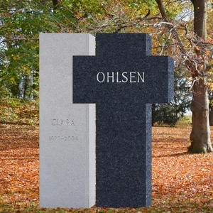 Frantoro Doppelgrabstein Hell/dunkel mit Kreuz Motiv