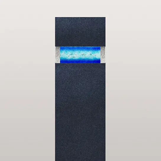 Carisso Vetro – Doppelgrabstein Schwarzer Granit mit Blauem Glas