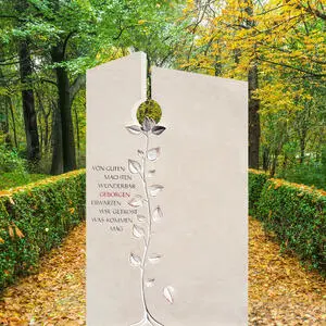 Fiola Einzelgrab Grabmal Naturstein mit Baum Plastik