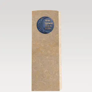 Sidera Oritur Einzelgrab Grabstein in Kalkstein Beige - Bronze Ornament: Mond & Sterne