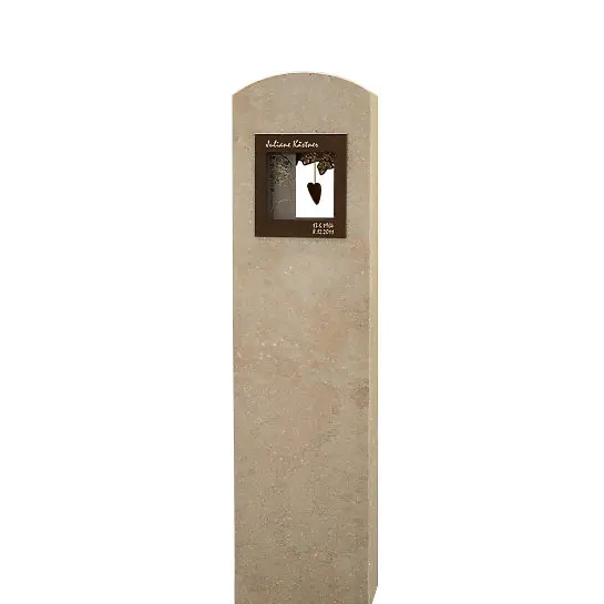 Amoris – Einzelgrab Grabstein in Kalkstein & Bronze mit Deko-fenster/ Stelenform