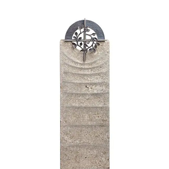 Levanto Cruzis – Einzelgrab Grabstein Muschelkalk mit Kreuz Symbol Bronze