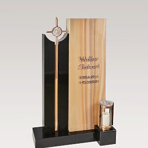 Constantia Einzelgrab Grabsteindesign modern in Naturstein mit Grabkreuz & Laterne aus Bronze