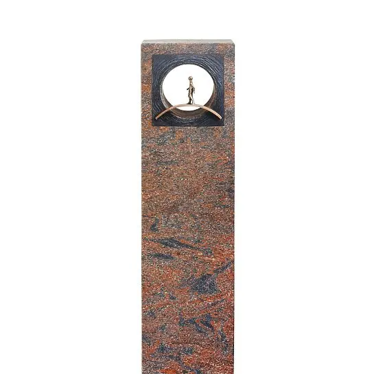 Anzio Ruby – Einzelgrabstein Granit mit Bronzeornament Brücke
