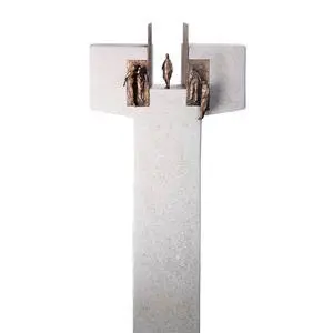 Amaury Einzelgrabstein Kalkstein mit Bronze Ornament Tor & Menschen