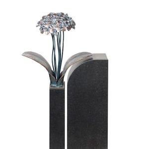Tivoli Uno Floraler Bronze / Granit Grabstein für Ein Doppelgrab mit Blume