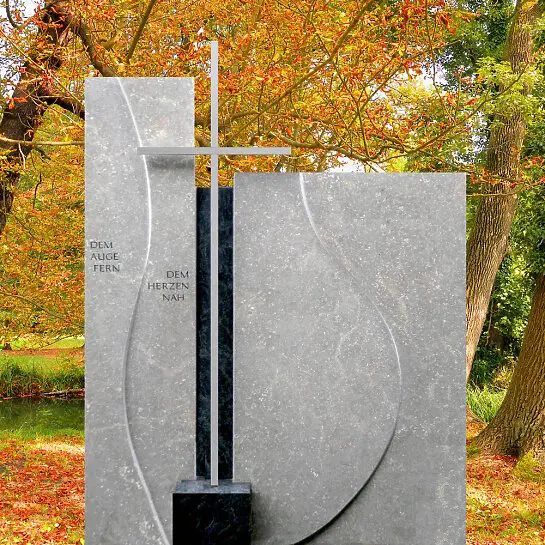 Ponto Verde – Grabmal Naturstein Modern mit Edelstahl Kreuz