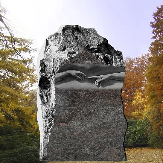 Grabstein - Berührende Hände - Michelangelo Rustikal (Detailansicht) 