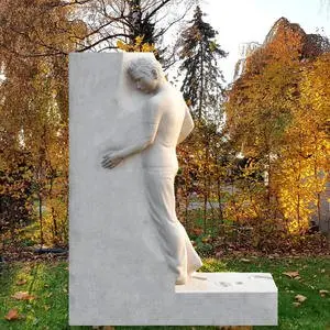 Jona Grabstein Individuell mit Skulptur Bestellen
