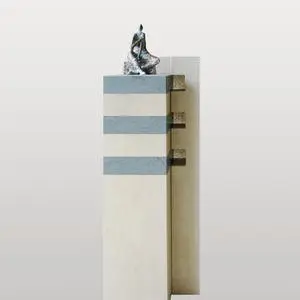 Lucana Grabstein Kalkstein Mehrfarbig mit Bronze Figur