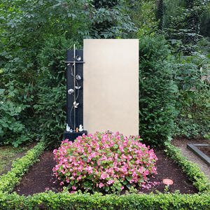 Anthea Grabstein mit Rosen Fã¼r Einzelgrab Bestellen