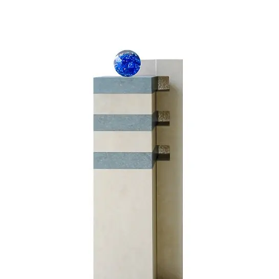 Orvinio – Grabstein Naturstein Farbig Glas Kugel Blau