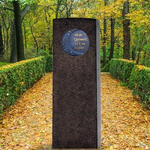 Siera Cadunt Granit Doppelgrab Grabstein mit Bronze / Motiv: Mond & Sterne