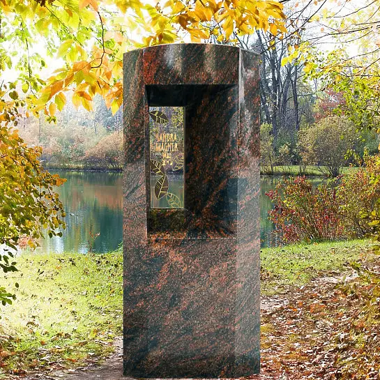 Fenestra – Granit Einzelgrabmal / Poliert mit Floralem Bronzeornament & Inschrift