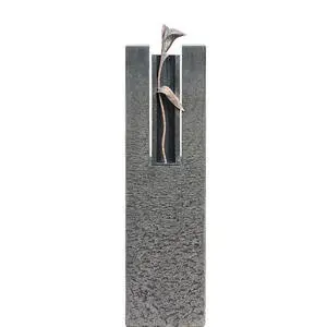 Celenta Flora Granit Grabstein Stele Urnengrab mit Calla