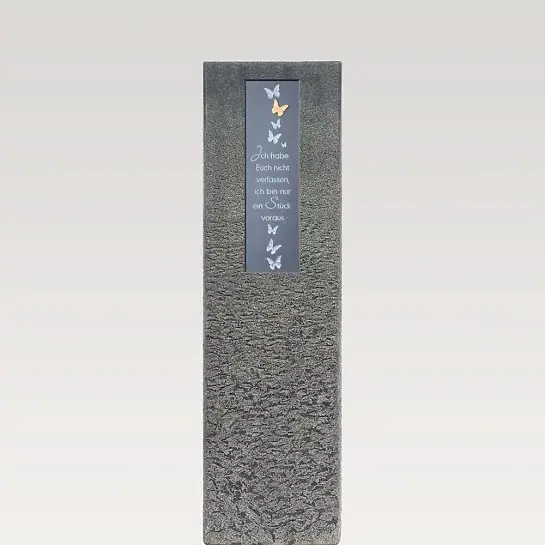 Celenta Lepi – Granit Urnengrabstein mit Bronze Schrifttafel & Schmetterling