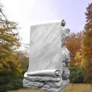 Voltaire Grabdenkmal mit Schriftenrolle