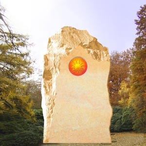 Polaris Grabstein Felsen mit Sonnenglas