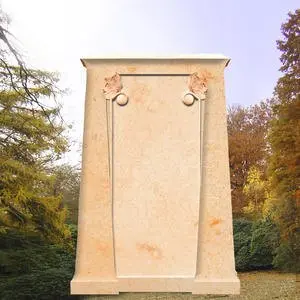 Chopin Klassisches Grabdenkmal mit Voluten