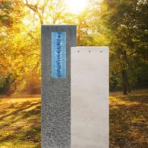Casato Aqua Kalkstein & Granit Grabmal mit Glasornament Blau - Urnengrab
