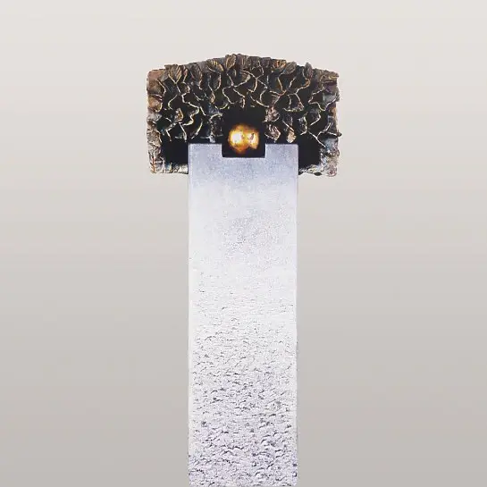 Portici Flora – Kalkstein Urnengrab Grabstein mit Bronze Symbol Kugel & Baum