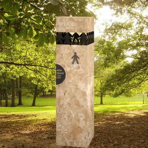 Acervo Kindergrab Stele in Hellem Travertin & Bronze Element