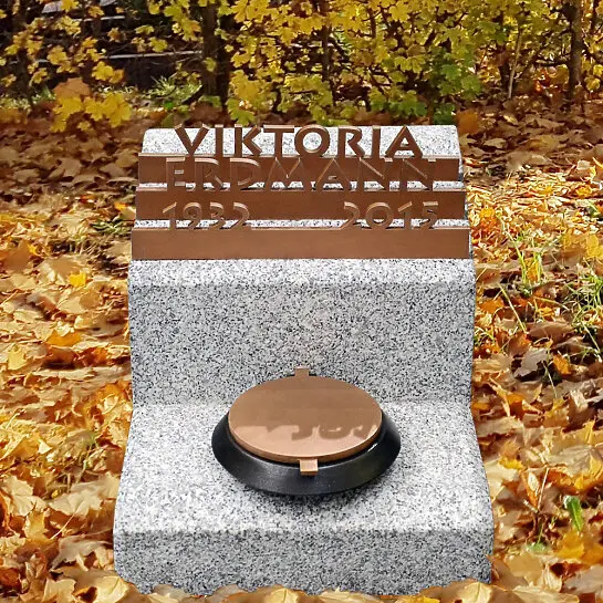 Memento Gloria – Kleiner Urnengrabstein / Granit mit Weihwasserkessel & Bronze Inschrift