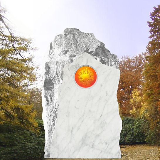 Polaris – Grabstein Felsen mit Sonnenglas