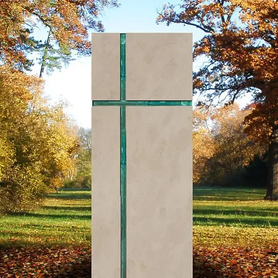 Amadei Crucis – Modernes Urnengrabmal mit Glas - Religiös/christliche Symbolik in Kalkstein