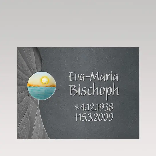 Elia – Moderne Granit Grabplatte mit Gravur in Edelstahl & Glas Element mit Sonnenuntergang