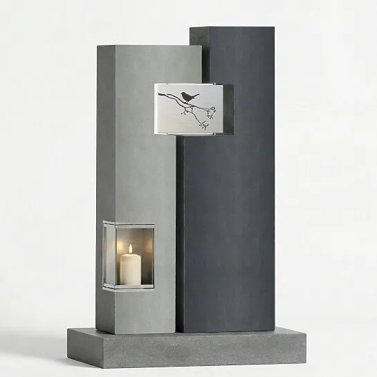 Moderner Doppelgrabstein mit Gablaterne & Edelstahl Ornament mit Vogel - Saverno (Detailansicht) 