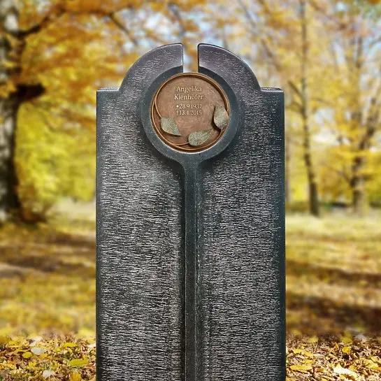 Novara Flora – Moderner Einzelgrabstein mit Bronze Schrifttafel Rund