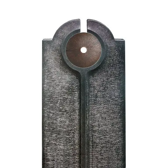Novara Disco – Moderner Granit Doppelgrabstein mit Bronze Scheibe