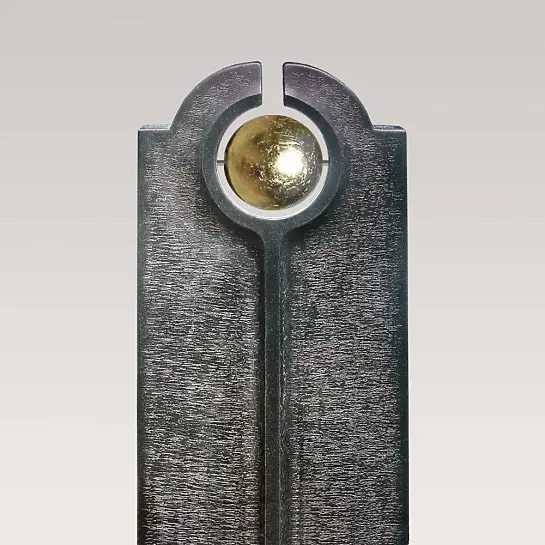 Novara Palla – Moderner Granit Doppelgrabstein mit Goldener Kugel