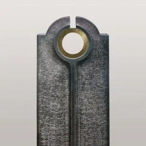 Novara Cherchio Moderner Granit Einzelgrabstein mit Bronze Ring