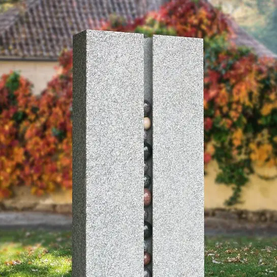 Sentenza – Modernes Granit Doppelgrabmal Hell Gestaltet