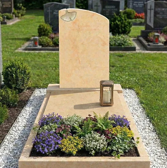 Sandstein Grabstein mit Gingko Blatt - Ginkgo (Detailansicht) 