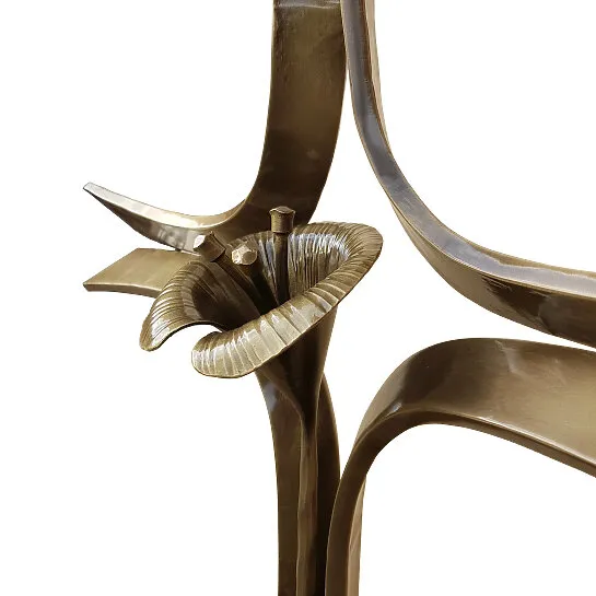 Schmiedeisernes Kreuz aus Bronze mit Sockel für ein Einzelgrab - Agapido (Detailansicht) 