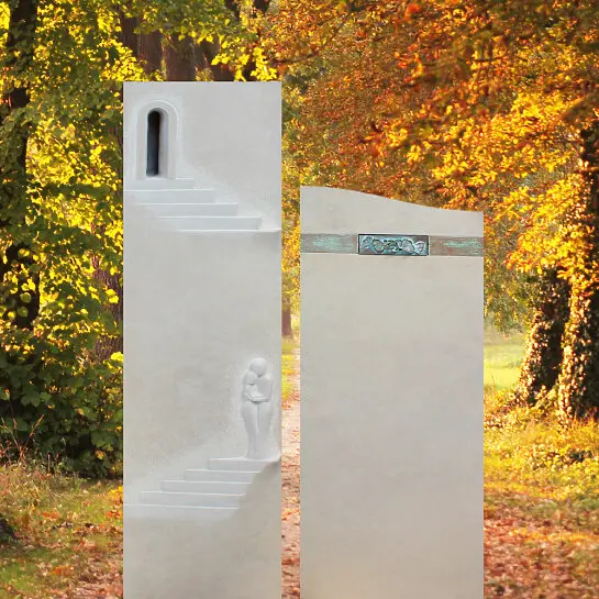 Addio – Schöner Doppelgrabstein Zweiteilig mit Figuren Relief
