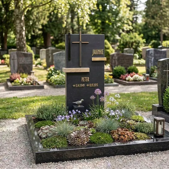 Schwarzer Design Grabstein aus Granit mit Bronze Kreuz - Pierre Noir (Detailansicht) 