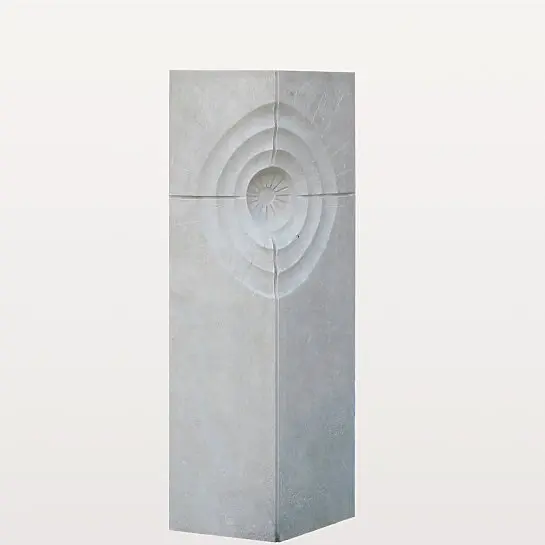Sigean – Stilvoller Urnenstein mit Muster Online Bestellen