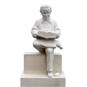 Emmanuel Urnengrab Grabskulptur Junge mit Buch