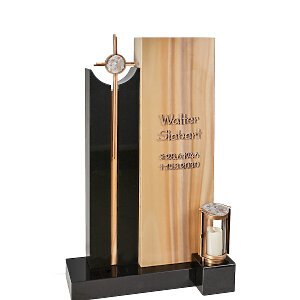 Constantia Urnengrab Grabsteindesign modern in Naturstein mit Grabkreuz & Laterne aus Bronze