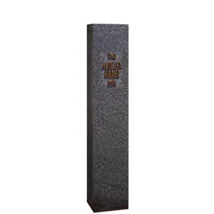 Stylus Urnengrab Stele aus Schwarzem Granit & Bronze Inschrift