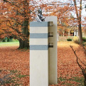 Lucana Urnengrabstein Kalkstein Modern mit Bronze Figur